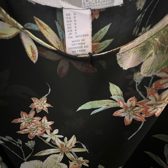 H&M Top - Picture 2 of 2